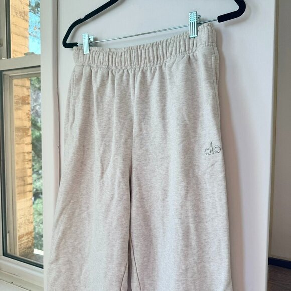 Alo Yoga Accolade Straight Leg Sweatpants Heather Oatmeal Cream Small - Picture 4 of 8